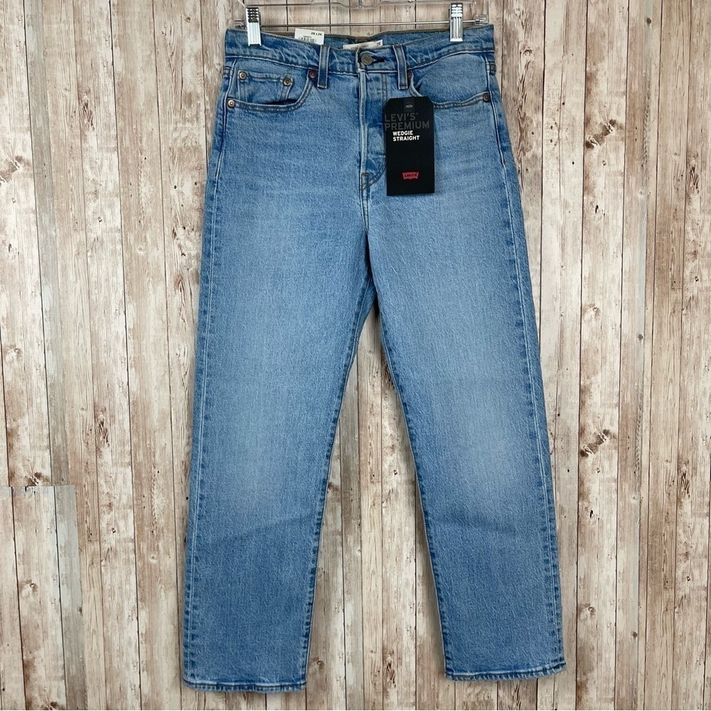 Levi’s Wedgie Straight Denim Medium Wash Jeans Size 28 x 26 IRREGULAR
